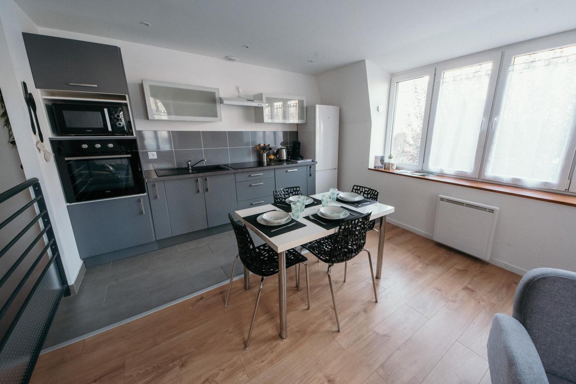 Appartement De Thomas Charleville-Mézières Buitenkant foto
