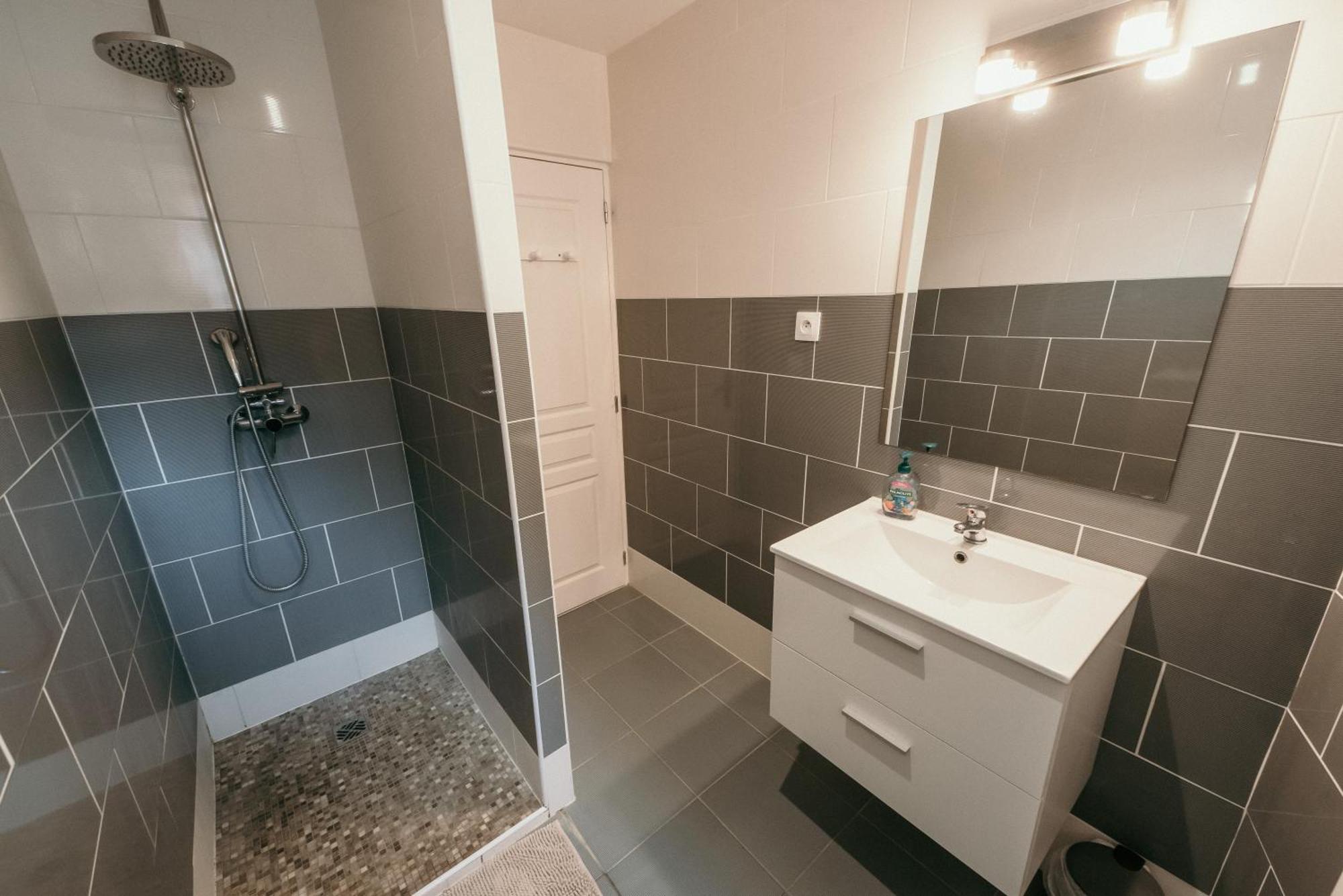 Appartement De Thomas Charleville-Mézières Buitenkant foto